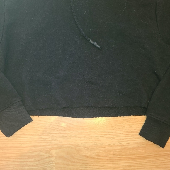 BE YOU Cropped Hoodie - Picture 2 of 4